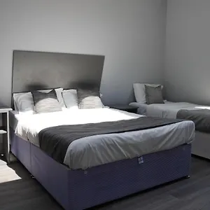 Hotel Roshni, Southall